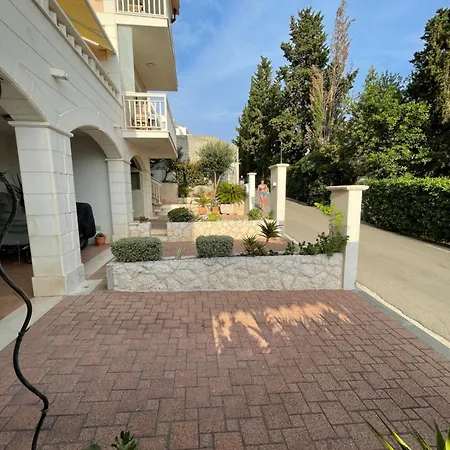 Jani Floor Hvar Town