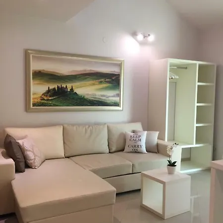 Jani Floor Apartament *