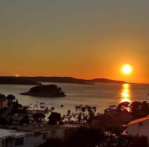 Jani Floor * Hvar Town