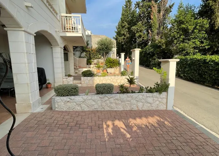 Jani Floor Hvar Town