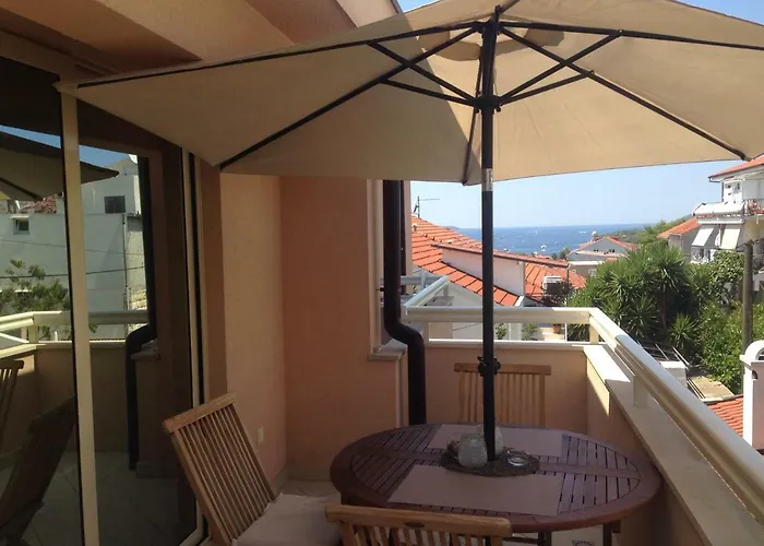 Jani Floor * Hvar Town